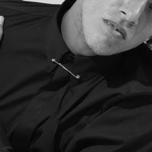 collar pin